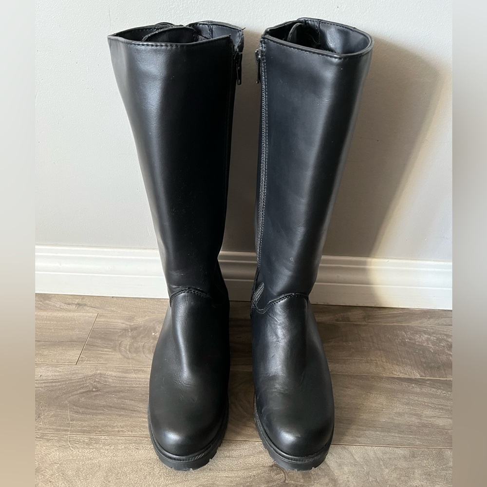 Ladies boots size 6.5